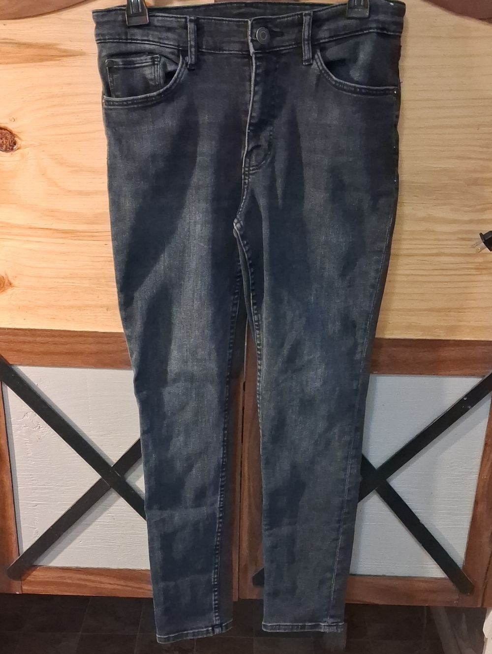 H & M Dark Wash Women's Skinny Jeans - Classic Slim Fit